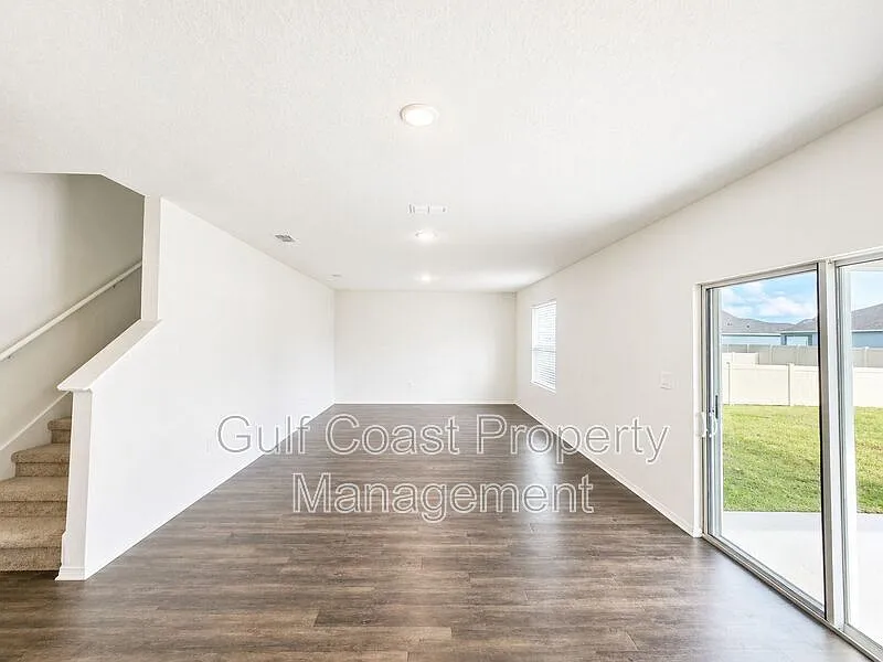 Building Photo - 13031 Bluff Oak Way