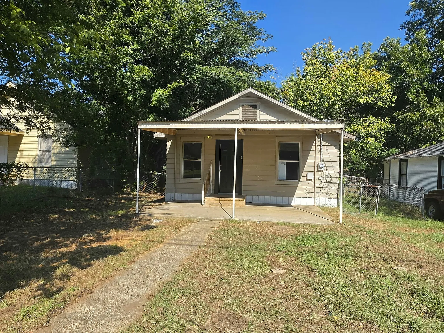 2 bed, 1056 sqft, $850 — Photo 1