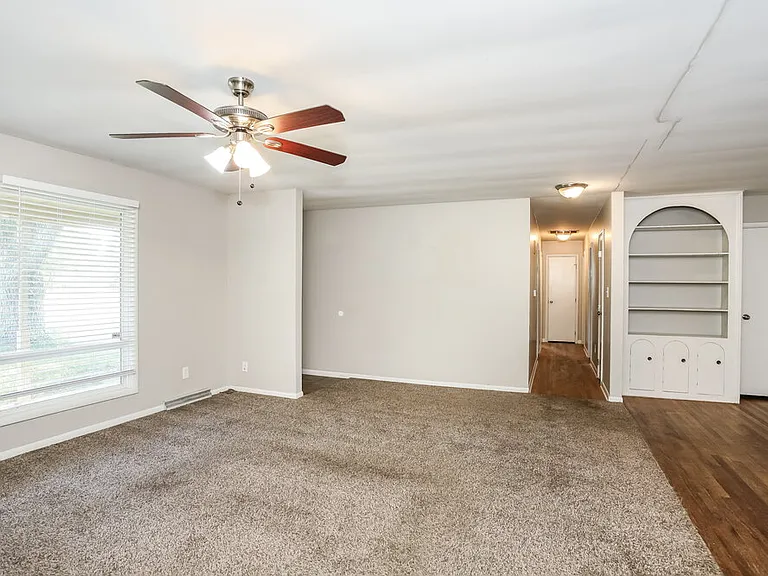 7605 Kimberly Dr — Photo 5
