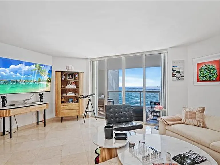 8925 Collins Ave #9J — Photo 6