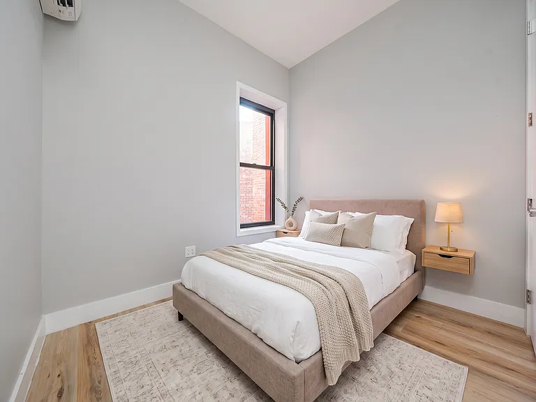 291 Cornelia St #3C — Photo 4