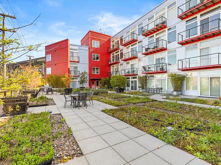 2960 Eastlake Ave E #111 — Photo 24