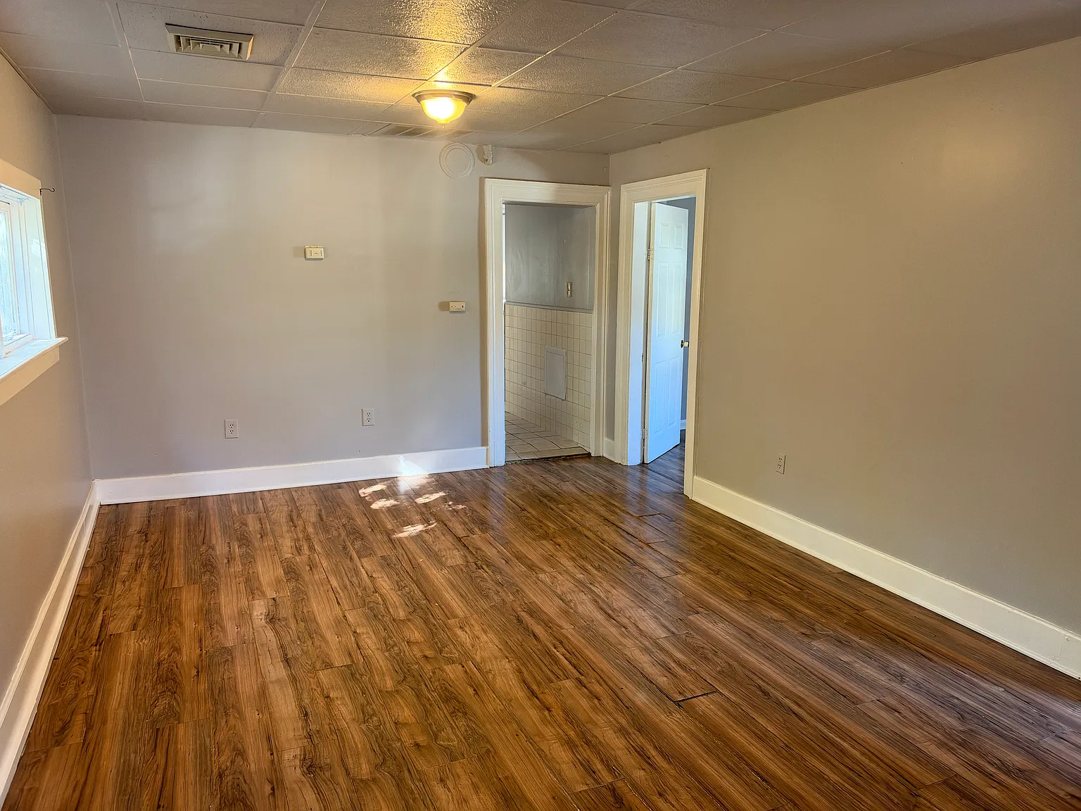 2 bed, $1,300 — Photo 2