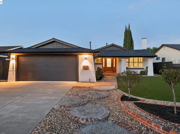 705 Los Huecos Dr, San Jose, CA 95123