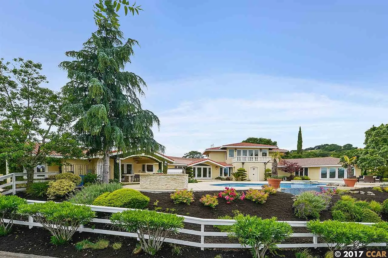 3471 Sky Ln photo 1