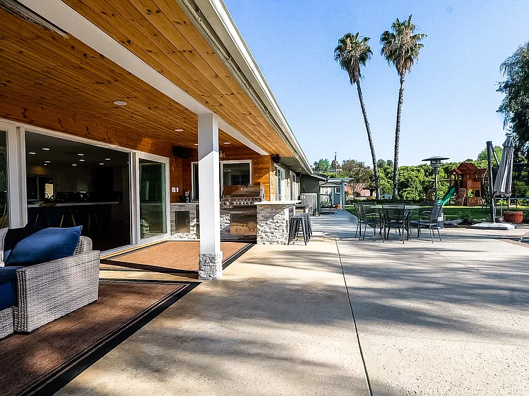 420 Wilbar Cir — Photo 32