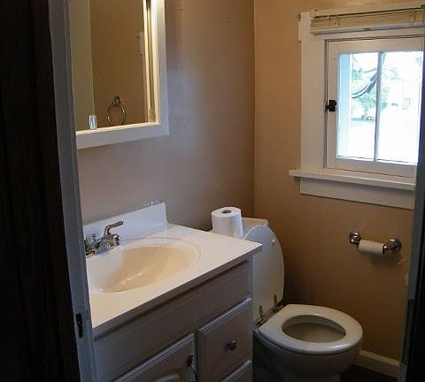 5th image of 1109 S West St