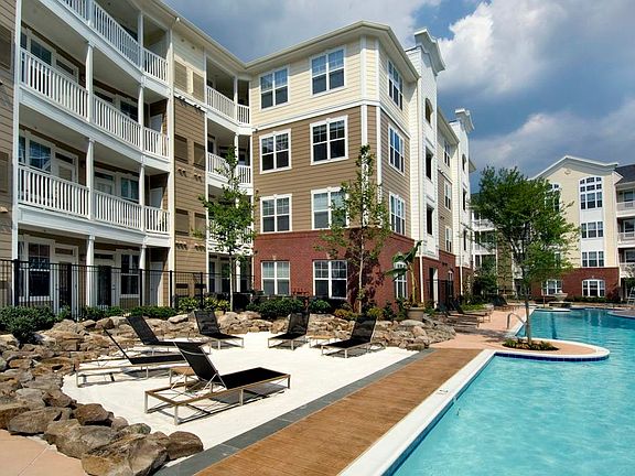 3rd image of 14720 4th St APT 304