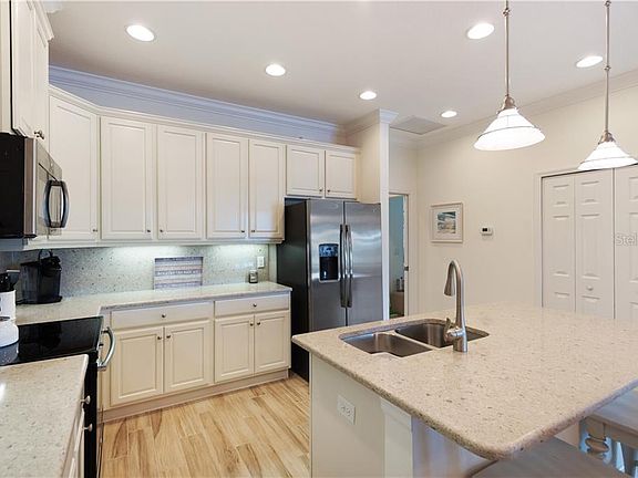 5th image of 721 Chipper Dr