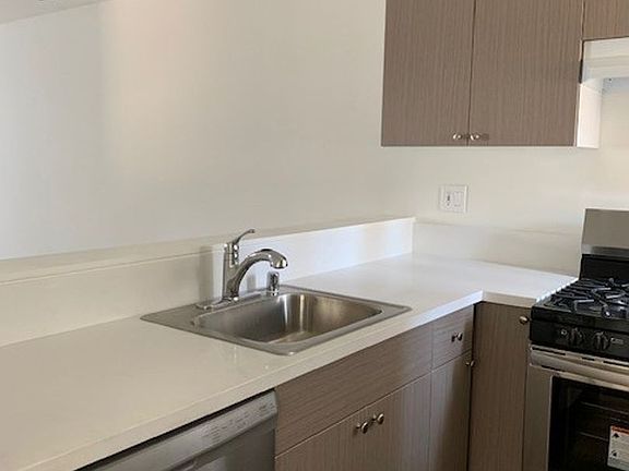 4th image of 2549 S Sepulveda Blvd APT 2