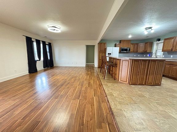 4th image of 305 Norris Ln