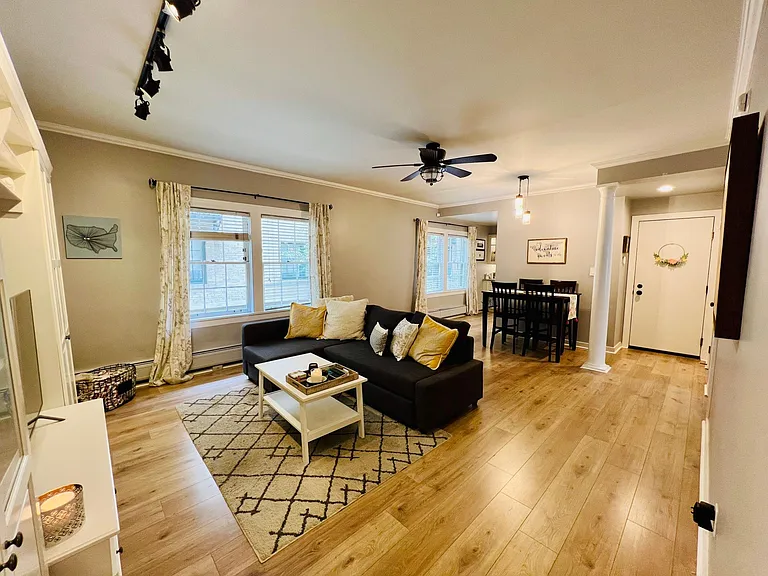 960 N Sherman St #1F — Photo 5