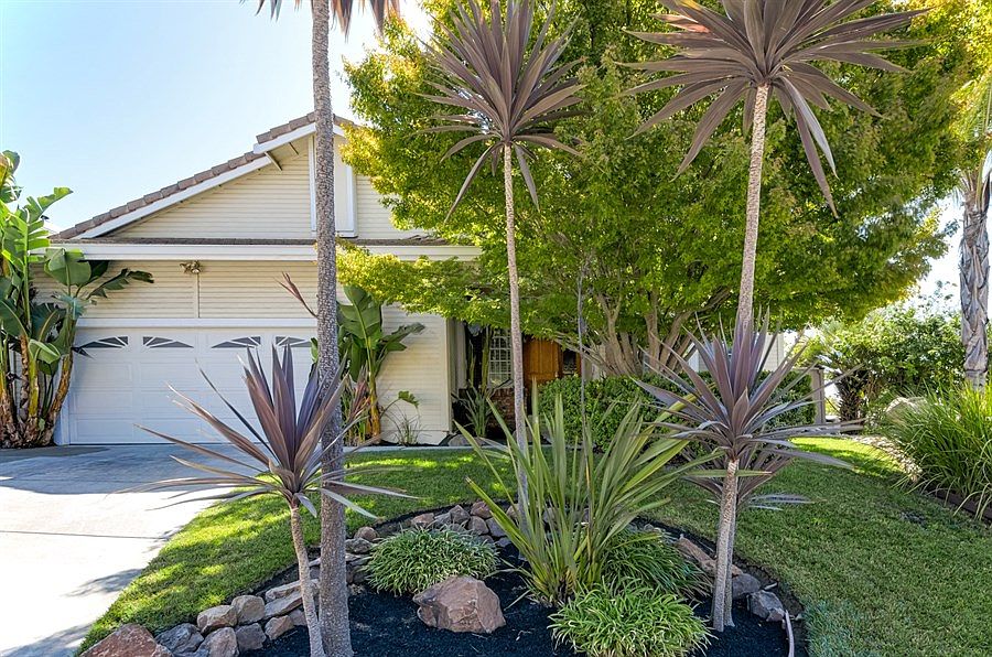 1st image of 486 Sheridan Cir