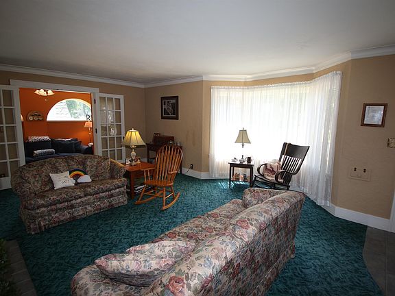 4th image of 2303 W Ayres Ave