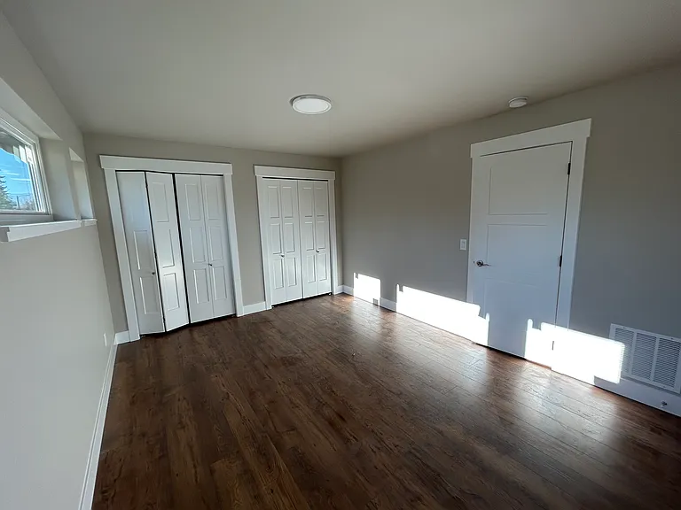 Bedroom 2 - Primary
