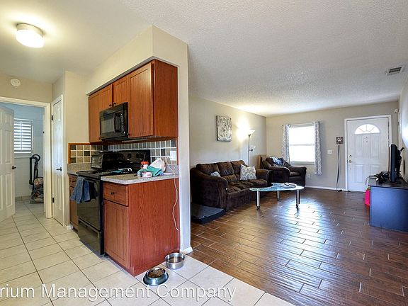 4th image of 2947 Colorado Ave