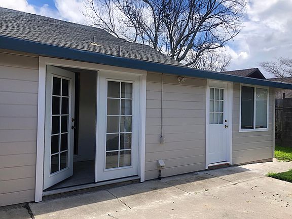 3rd image of 3820 Pacheco Blvd