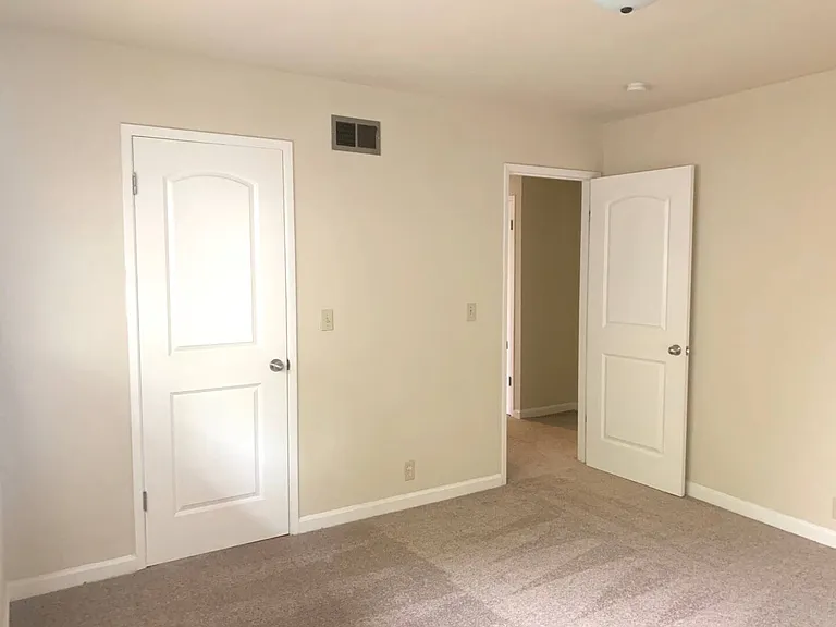 125 Ascot Ct #1 — Photo 6