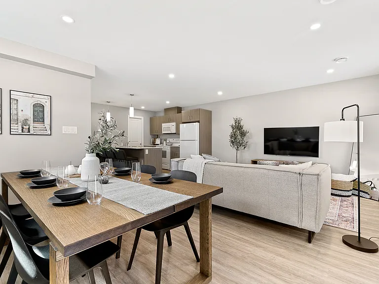 1650 Devonshire Dr W — Photo 33