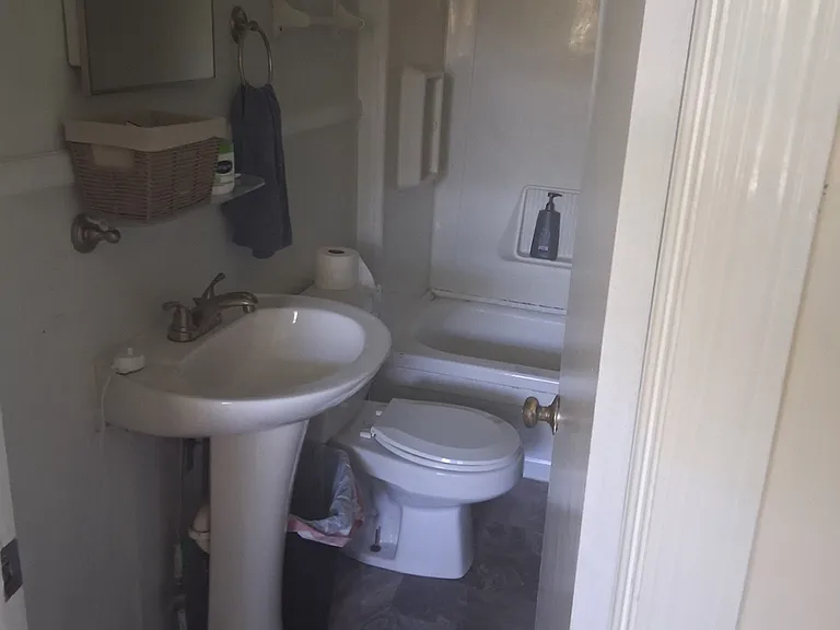 1310 Giles Rd — Photo 9