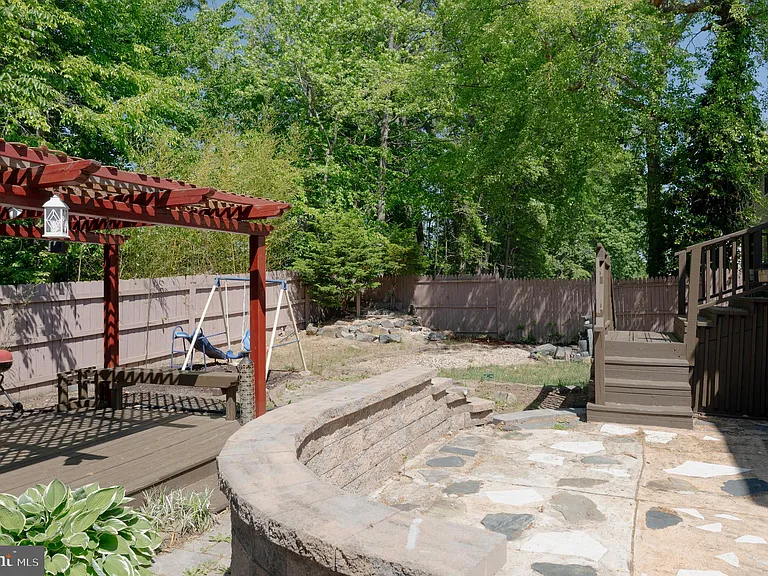 15 Varone Dr — Photo 24