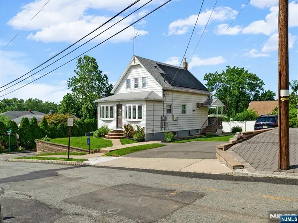 48 Cedarhurst Ave, Woodland Park, NJ 07424