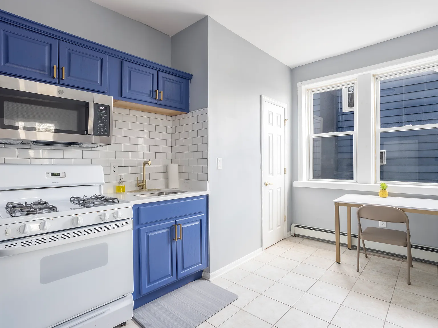 4 bed, 800 sqft, $7,000 — Photo 3