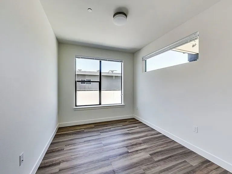 950 Lofts — Photo 123
