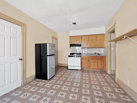 5th image of 1420 E 98th St