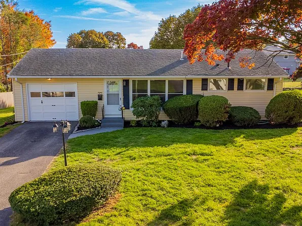 80 Nimitz Rd, Swansea, MA 02777