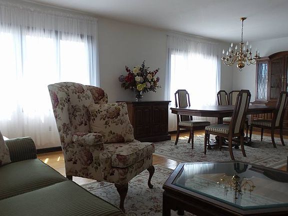 5th image of 67 Deppe Pl