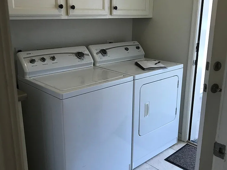 6334 W Potter Dr — Photo 8