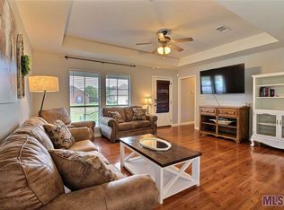 12290 Creekside Dr, Walker, LA 70785