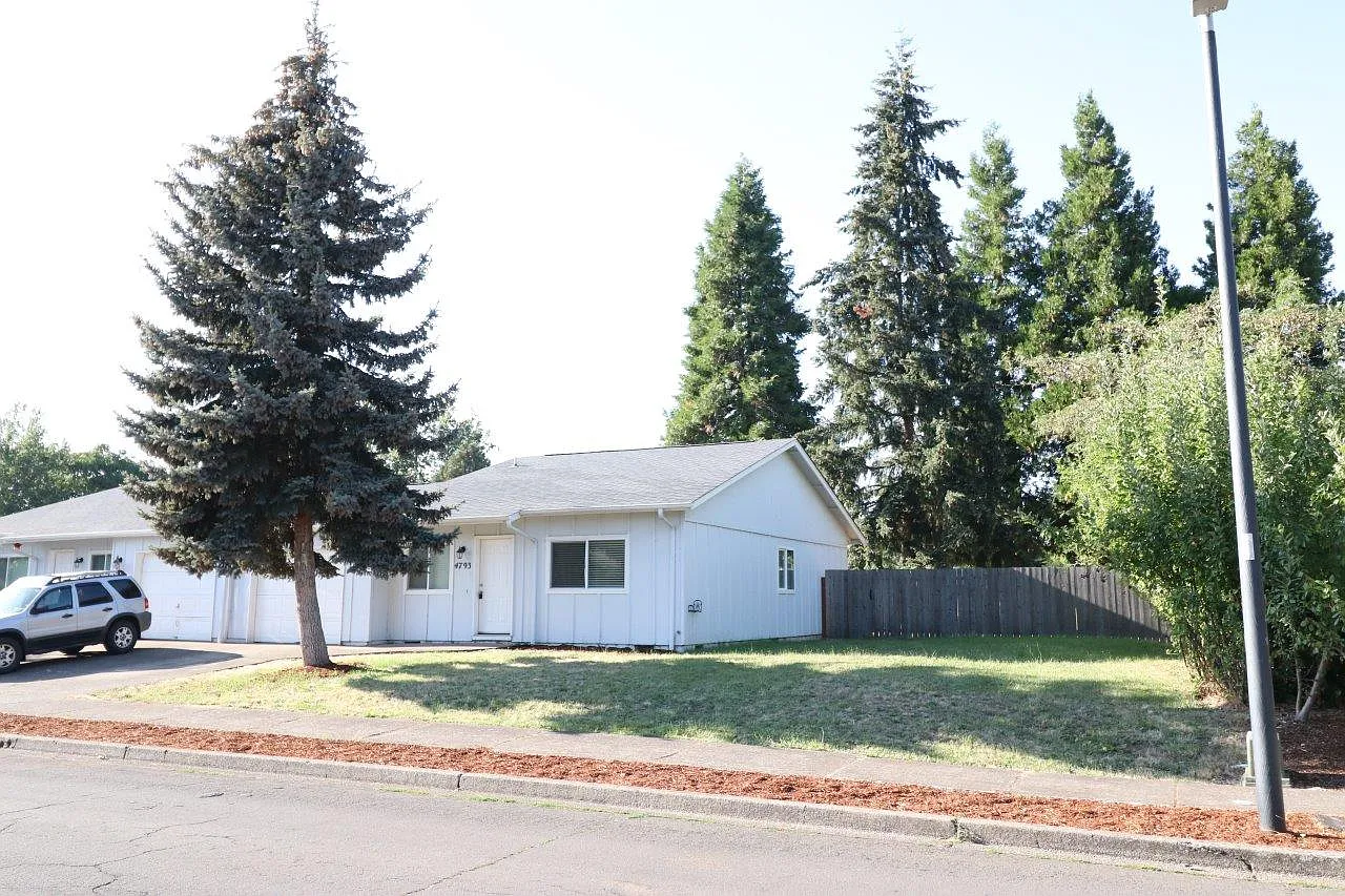 4793 Marshall Ave photo 1