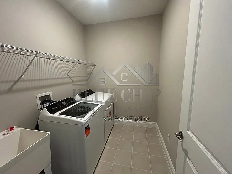 1008 British Cir — Photo 9