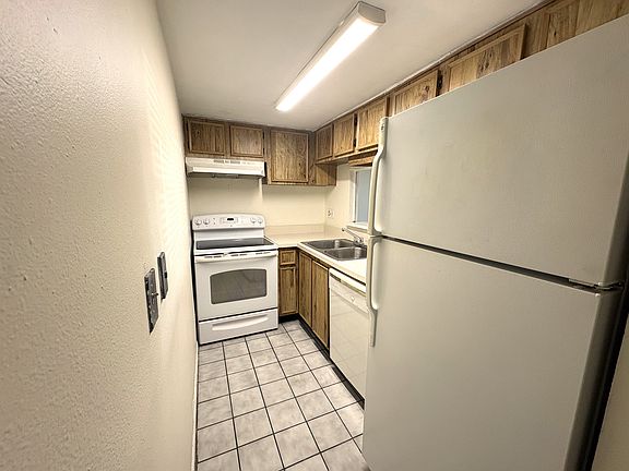 4th image of 7120 Waterside Dr #106