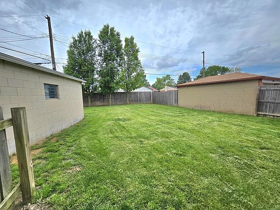 4th image of 568 Brookdale Dr