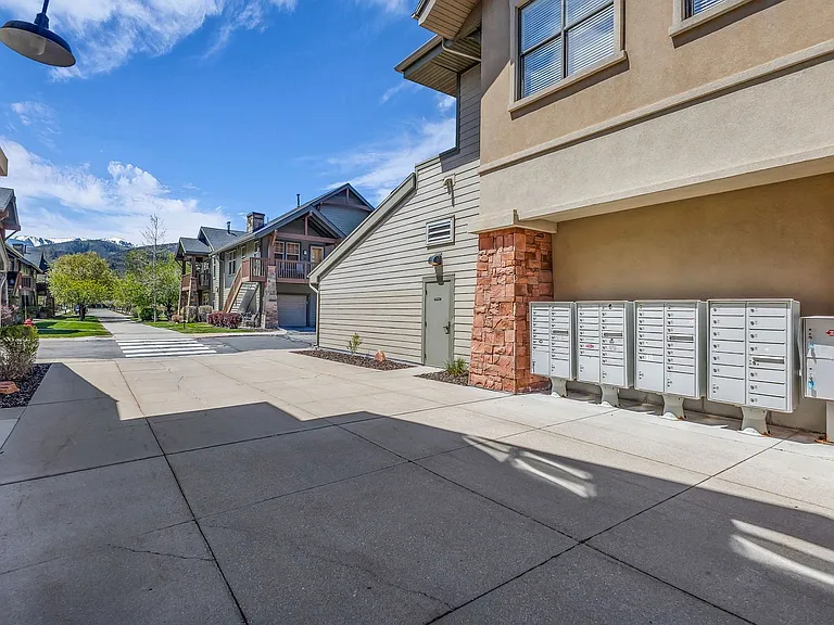 1684 W Fox Hollow Ln #H2 — Photo 24