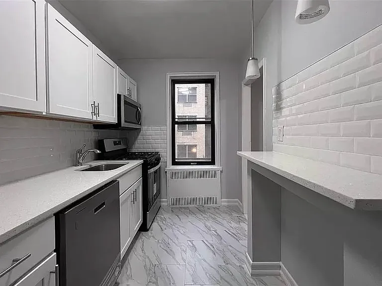 729 W 186th St #2J — Photo 17