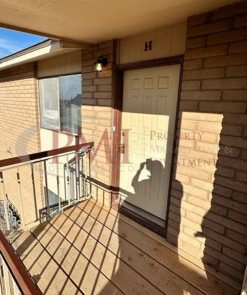 Freedom Flats — Photo 36