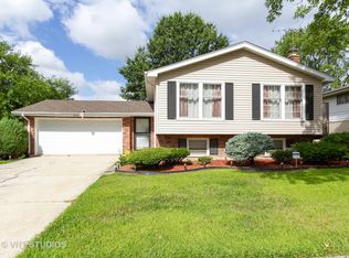 800 Violet Ln, Matteson, IL 60443