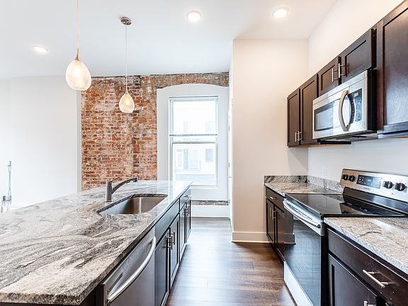 3rd image of 2433-2435 Concord St #10867967