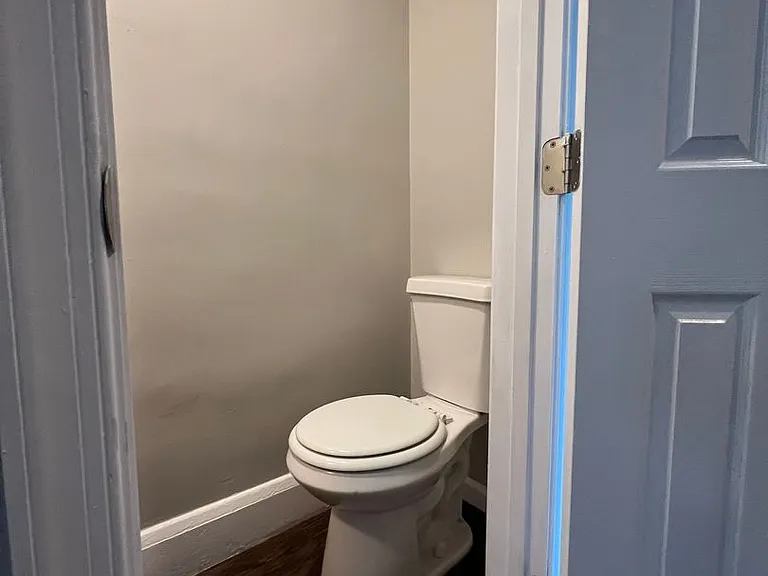 1329 Homestead St — Photo 6