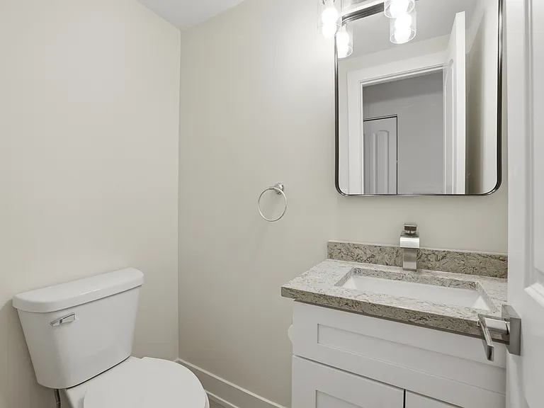 763 Wellington Ave #763 — Photo 9