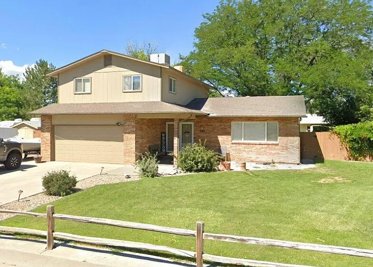 595 McMullin Dr — Photo 1