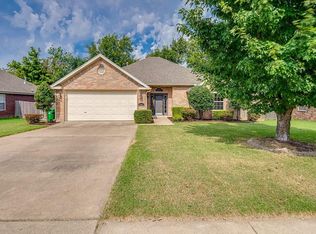 6065 Cord Ave, Springdale, AR 72762