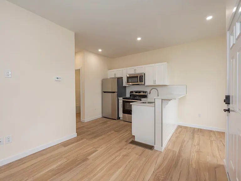 141 Bridge Street Apartments — Photo 10