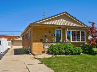 4831 Lamb Dr, Oak Lawn, IL 60453