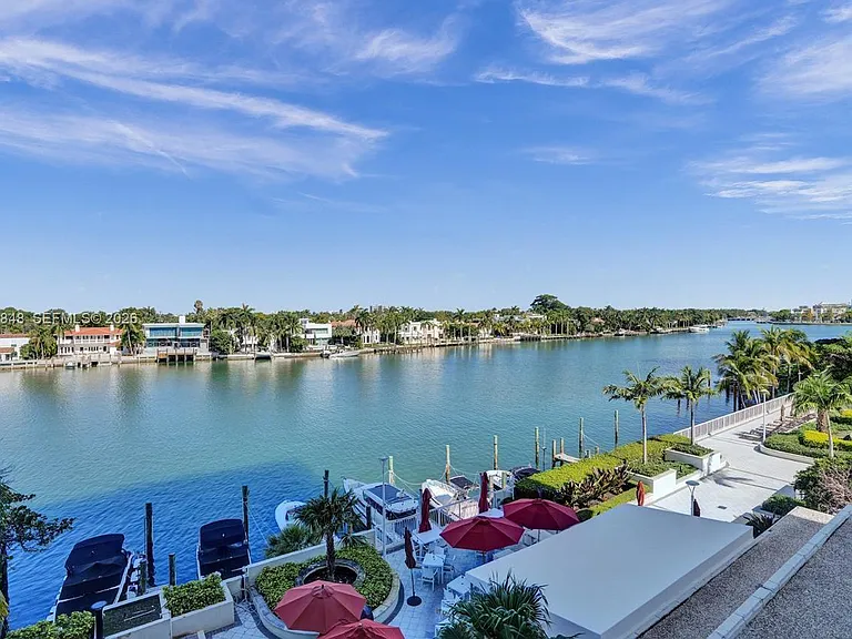 5600 Collins Ave #5R — Photo 1