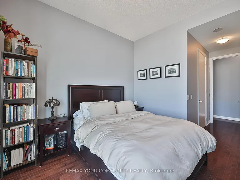 770 Bay St #Penthouse 101 — Photo 17